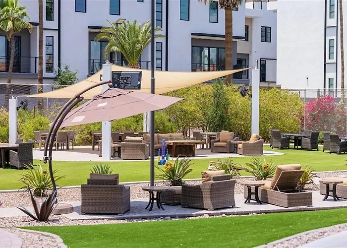 108 Fully Furnished 1br Suite-prime Location *
